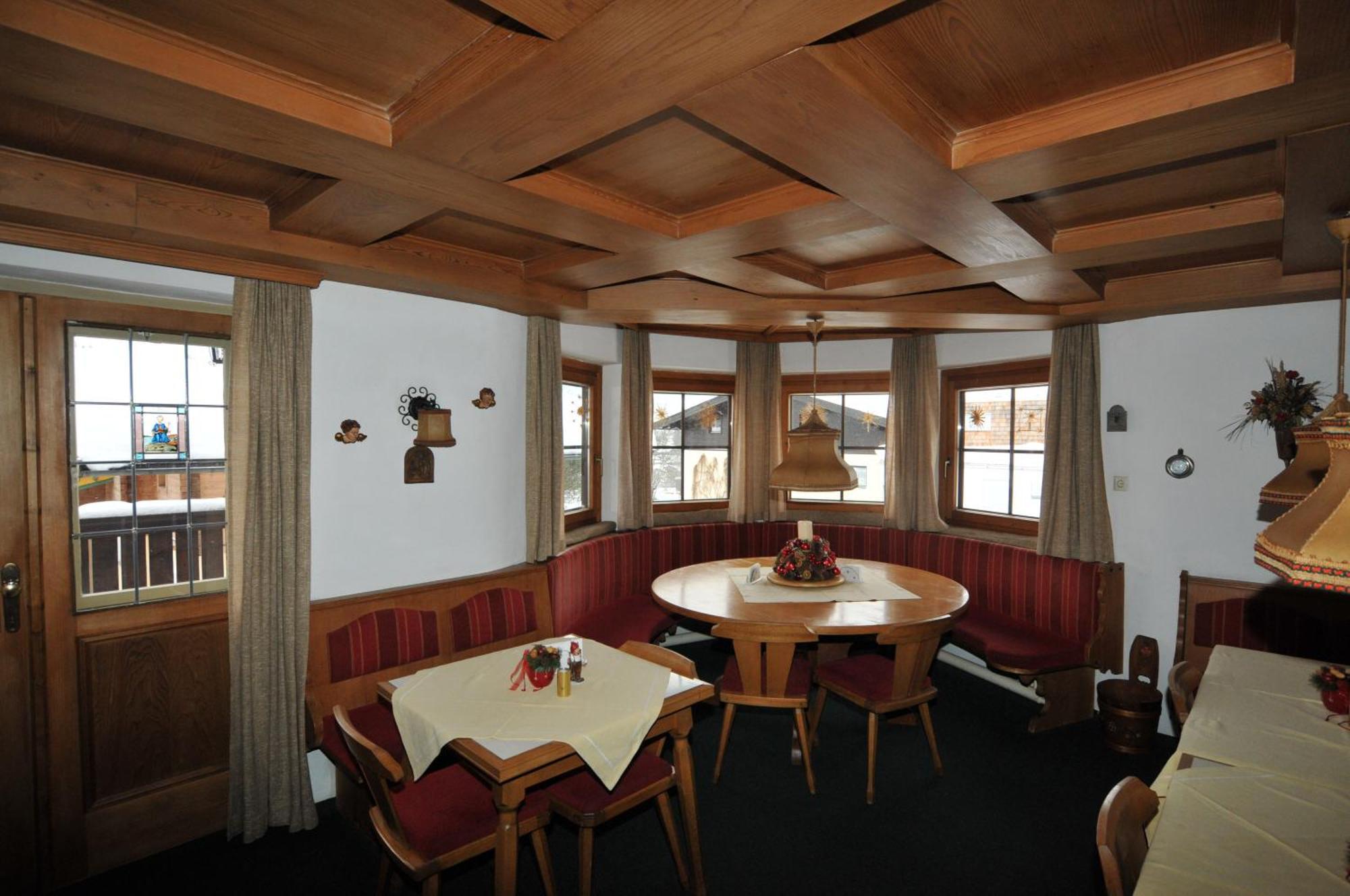 Fruehstueckspension & Appartements Eugenie Kitzbühel Exterior foto