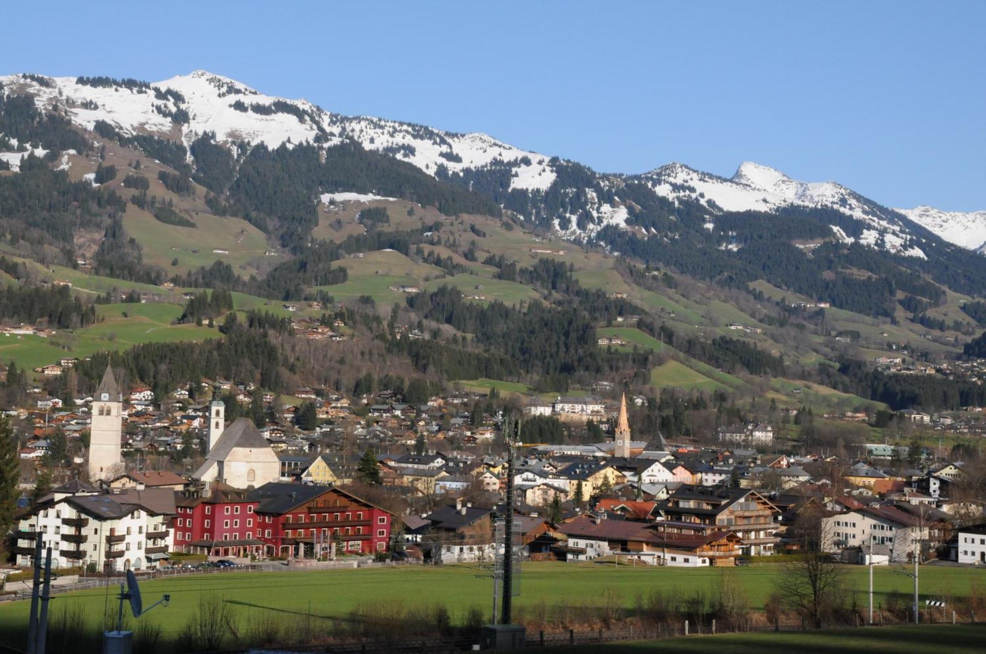 Fruehstueckspension & Appartements Eugenie Kitzbühel Exterior foto
